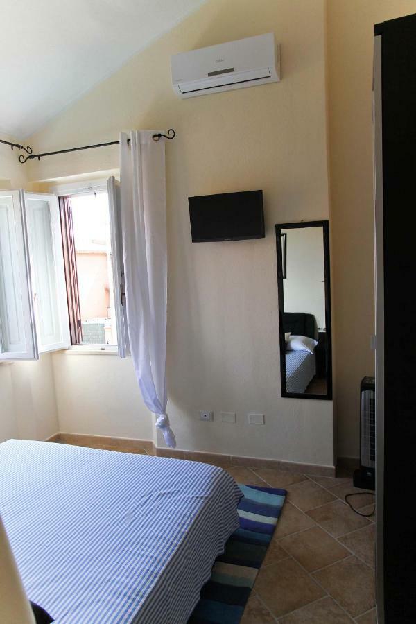 Los Flamingos Bed and Breakfast La Maddalena  Buitenkant foto