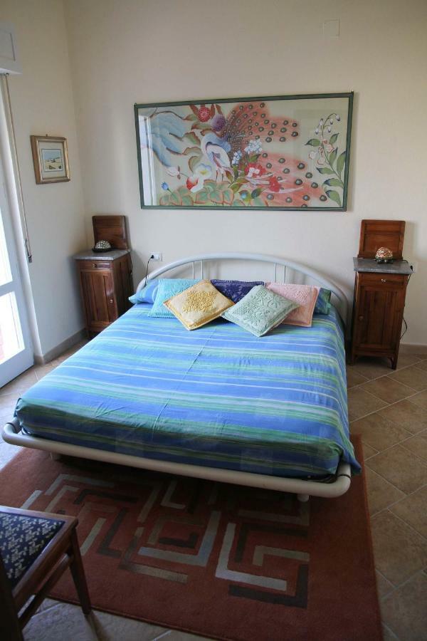 Los Flamingos Bed and Breakfast La Maddalena  Buitenkant foto